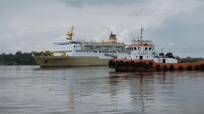 Kapal laut angkutan penumpang dari Pulau Jawa menuju Pelabuhan Sampit, Kabupaten Kotim Kalteng.