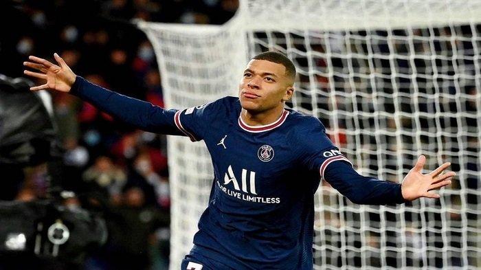 Penyerang PSG, Kylian Mbappe, pesepakbola jebolan akademi AS Monaco lakukan selebrasi saat mencetak gol