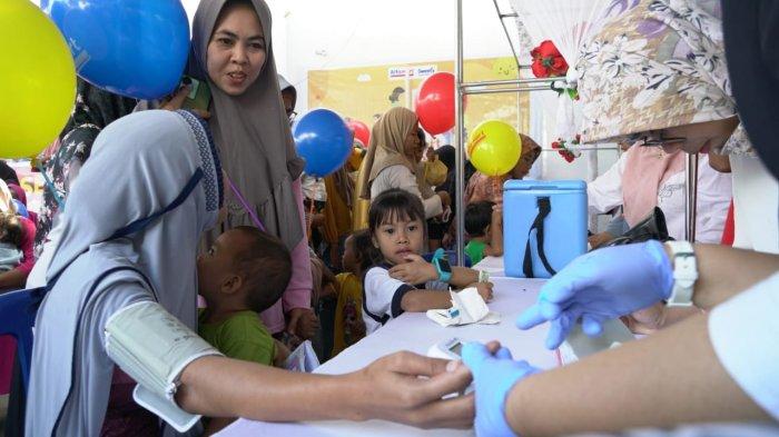Alfamart bersama Sweety mengadakan rangkaian program posyandu di 32 kota/ kabupaten di Indonesia.