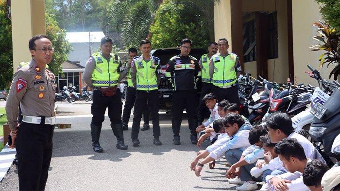 Polres Tuban Tindak 40 Remaja Pesilat Konvoi Ugal-ugalan, Denda Dorong Motor 1,2 KM
