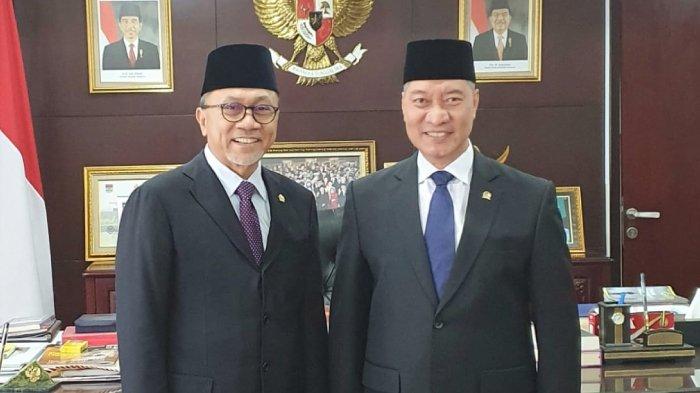 Politisi PAN anggota DPR RI Dapil NTB II Muhammad Syafrudin (kanan) bersama Ketua Umum PAN Zulkifli Hasan.