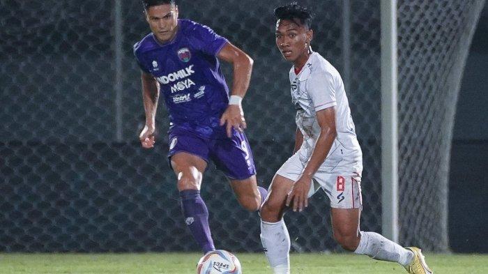 Arema FC harus takluk dari Persita Tangerang dengan skor 4-3 di lanjutan kompetisi Liga 1 pekan 29 pada Rabu (13/3/2024).