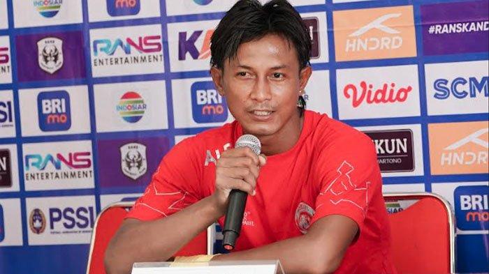 Kapten tim Arema FC Johan Alfarizi