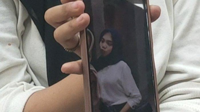 Mendiang EJ (22), mahasiswi semester V Fakultas Pertanian Universitas Trunojoyo Madura (UTM) yang yang menjadi korban pembunuhan oleh pacarnya, MMA (21), warga Desa Lantek Timur, Kecamatan Galis pada Minggu (1/12/2024) malam.