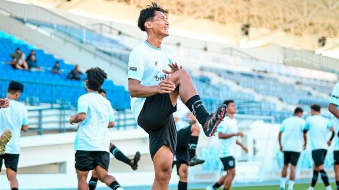 JALANI LATIHAN - Pemain Persela menjalani latihan perdana menyambut musim Liga 2 2024/2025. Latihan berlangsung Stadion Surajaya Lamongan, Selasa (1/7/2025) sore.
Kredit Foto: Persela