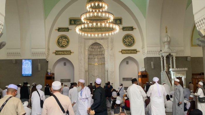 Suasana di Masjid Quba, masjid pertama yang didirikan Rosulullah Muhammad SAW, Senin (13/5/2024)