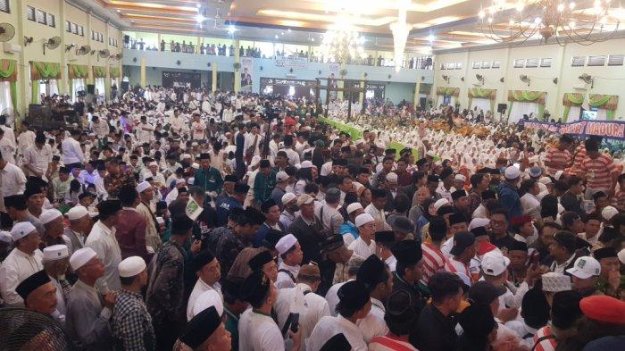 Massa memadati tempat kampanye Anies Baswedan di Kabupaten Sumenep, Madura pada Rabu (31/1/2024).