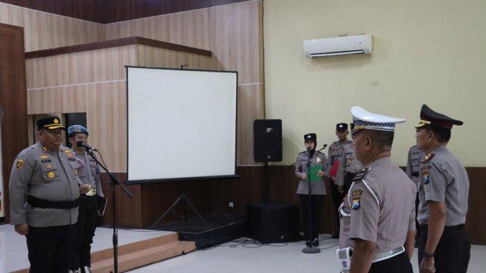 59 Anggota Polres Mempawah Naik Pangkat, Kapolres Tekankan Tanggung Jawab dan Dedikasi