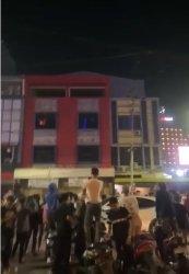 Capture video puluhan pengendara motor diduga meneror Andi Amar Maruf Sulaiman di lokasi debat calon Ketua Hipmi Sulsel, Minggu (1/9/2024) malam.