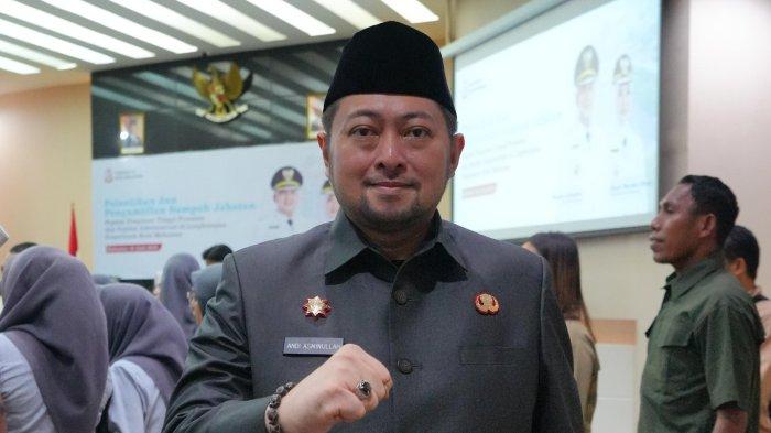 BAPENDA MAKASSAR - Plt Kepala Bapenda Kota Makassar, Andi Asminullah, usai pelantikan pejabat di Balai Kota Makassar, Jalan Jenderal Ahmad Yani, Senin (16/6/2025). Ia merangkap jabatan sebagai Sekretaris dan Plt Kepala Bapenda Makassar.