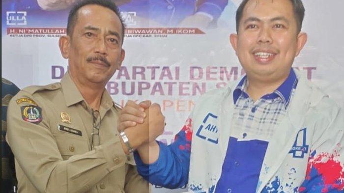 Andi Jefrianto Asapa (kiri) bersama Ketua Demokrat Sinjai Heriwawan (kanan).