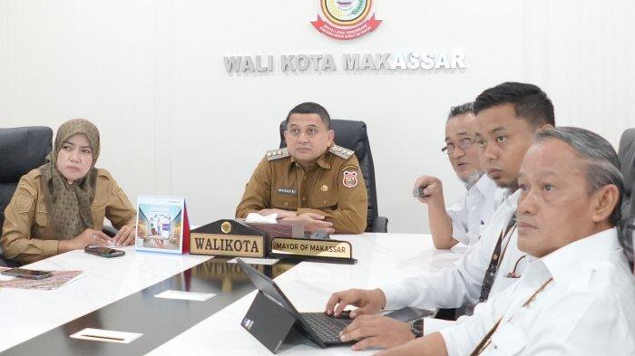 BANJIR MAKASSAR - Wali Kota Makassar Munafri Arifuddin membahas penanganan banjir di Makassar bersama Kepala BBWSPJ Suryadarma Hasyim di Balaikota Makassar Jl Ahmad Yani, Senin (19/5/2025).