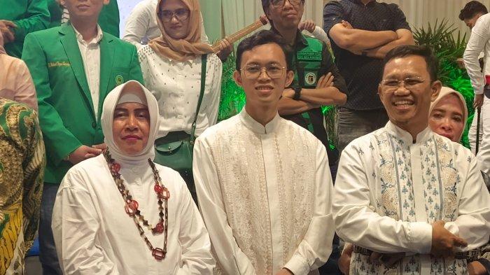 Bakal calon Wali Kota Makassar, Indira Jusuf Ismail; bakal calon Wakil Wali Kota Makassar, Ilham Ari Fauzi Amir Uskara; dan bakal calon Bupati Gowa, Amir Uskara. Ilham merupakan putra Amir.