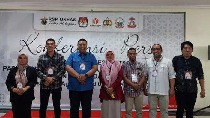 Pasangan Calon Bupati dan Wakil Bupati Kabupaten Maros, Chaidir Syam-Suhartina Bohari menjalani tes kesehatan di RS Unhas, Makassar, Kamis (29/8/2024).