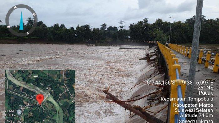 DEBIT AIR – Bendung Leko Pancing di Desa Pucak, Kecamatan Tompobulu, Kabupaten Maros, Sulawesi Selatan, kini berstatus Siaga, Rabu (12/2/2025). Ketinggian air saat ini 100 cm di atas mercu.
