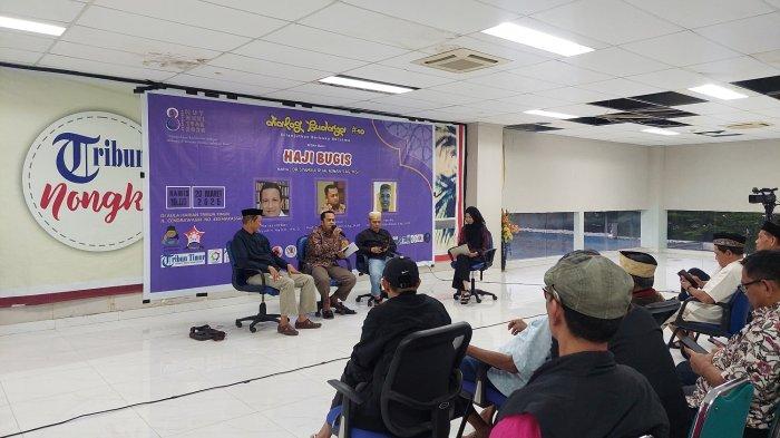 DIALOG BUDAYA - Suasana diskusi Budaya membahas Tradisi Haji Bugis di Kantor Tribun Timur Makassar, Jl Cendrawasih, Makassar, Kamis (20/3/2025) sore. Dialog Budaya tersebut menghadirkan dua akademisi terkemuka, Prof Dr Idham Bodhi dan Prof Wahyudin Halim.