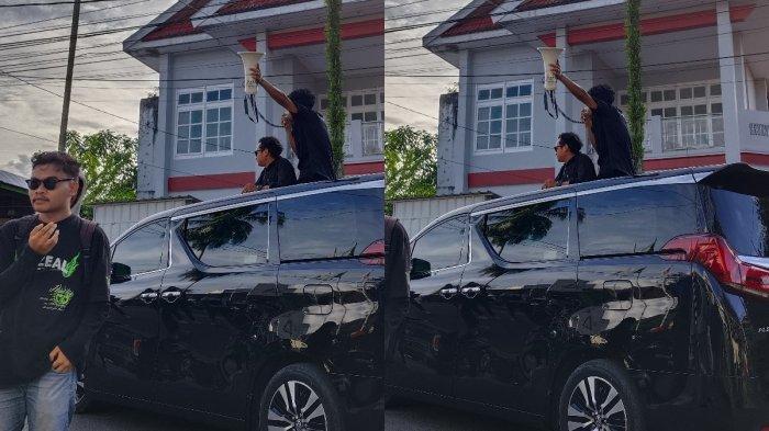 Demonstran di depan kantor KPU Bone Sulsel pakai mobil Alphard pada, Selasa (4/6/2024).