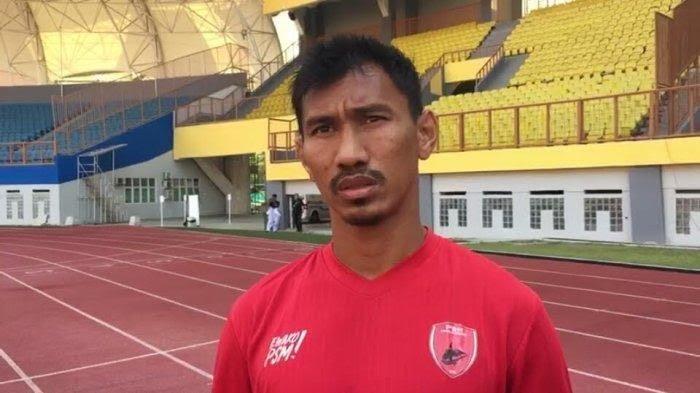 Eks Kapten PSM Makassar Zulkifli Syukur.