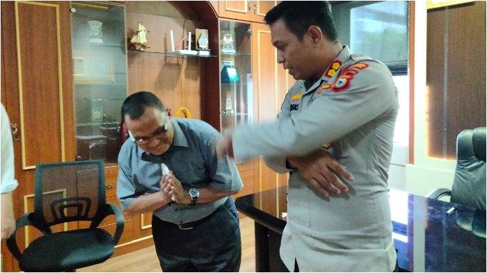 Eks Wadir RSU Bahagia Makmur sesuai menjalani pemeriksaan sebagai tersangka di Polrestabes Makassar, Jl Ahmad Yani, Senin (31/7/2023) siang.