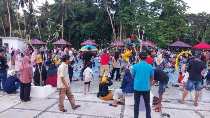 Suasana Fafaliang Waterpark di Dusun Lembang, Desa Panaikang, Kecamatan Sinjai Timur, Kabupaten Sinjai, Sulawesi Selatan, Selasa (5/3/2024). Di sini, pengunjung bisa menikmati pemandangan gunung kembar.