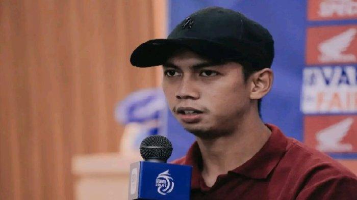 Gelandang PSM Makassar, Ananda Raehan saat konferensi pers usai pertandingan melawan PSBS Biak pada pekan 19 Liga 1 2024/2025 di Stadion Batakan, Balikpapan, Kalimantan Timur, Sabtu (18/1/2025) sore. PSM Makassar imbang 1-1 lawan PSBS Biak.