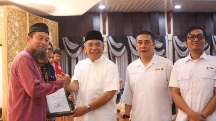 Pmi Makassar Halal Bihalal Dan Serahkan Penghargaan Bagi Mitra Dan