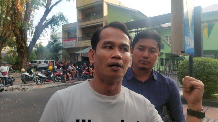 Harmansyah usai serahkan bukti rekaman CCTV terkait teror yang dialaminya ke Markas DENPOM XIV Makassar, Kamis (5/9/2024) sore.