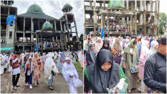 Jamaah Sholat Idulfitri Masjid Ikhtiar Perumdos Unhas keluar dari masjid yang sementara direnivasi usai mendengar khutbah dibawakan Rektor Universitas Hasanuddin, Prof Dr Ir Jamaluddin Jompa MSc, Kompleks Perumahan Dosen Unhas, Tamalanrea, Makassar, Rabu (10/4/2024). Prof JJ menyampaikan khutbah bertajuk Pendidikan Pilar Utama Peradaban Bangsa di hadapan ribuan warga Perumdos Unhas dan sekitarnya.