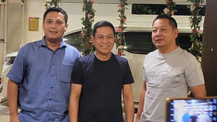 Tiga politisi Sulsel berlatar kader HIPMI Andi Iwan Darmawan Aras, Rusdi Masse, dan Rusdin Abdullah bertemu malam-malam.