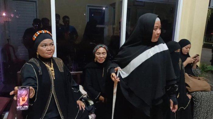 Jemaah haji laporkan PT Al Hijrah Nurul Jannah di SPKT Polres Barru, Sulawesi Selatan, Kamis (27/6/2024) dini hari.