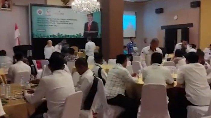 Gubernur Gorontalo bersama peserta workshop evaluasi dana desa