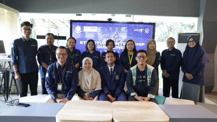 KUNJUNGAN AKADEMIK - Politeknik Pariwisata (Poltekpar) Makassar menerima kunjungan akademik dari 11 dosen Program Studi Sarjana Terapan Bisnis Perjalanan Pariwisata, Departemen Bahasa, Seni, dan Manajemen Budaya Sekolah Vokasi Universitas Gadjah Mada (UGM), Rabu (16/4). 