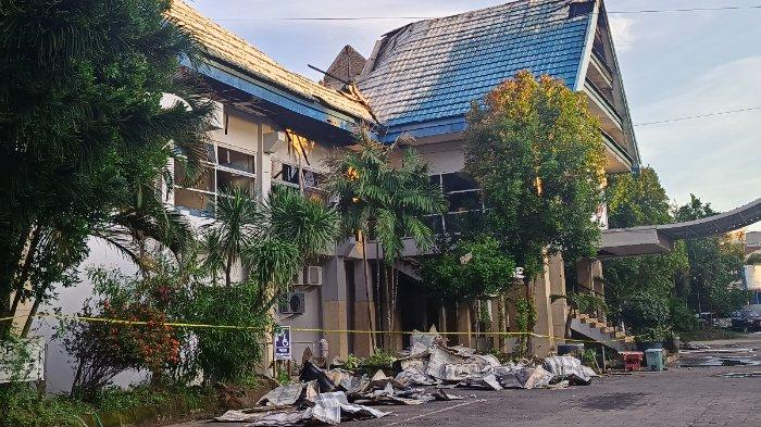 Kondisi Kantor Dinas Pendidikan Kota Makassar di Jl Anggrek Raya, Makassar, Sulsel, Senin (13/1/2025), 2 hari setelah kebakaran.