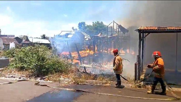 Kebakaran di Kelurahan Ujung Baru, Kecamatan Soreang, Kota Parepare, Sulsel, Rabu (13/9/2023).