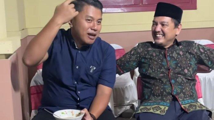 Kedekatan Kader Partai Demokrat, Yoyok Sukawi (baju batik) dengan Sekretaris Dinas Pemadam Kebakaran Kota Semarang, Ade Bhakti (baju biru) di acara Halal Bi Halal di kediaman salah satu tokoh Partai Solidaritas Indonesia (PSI) Jawa Tengah, Muhammad Farchan pada Rabu (17/4/2024) malam.(KOMPAS.COM/screenshot akun Instagram @yoyok_sukawi)