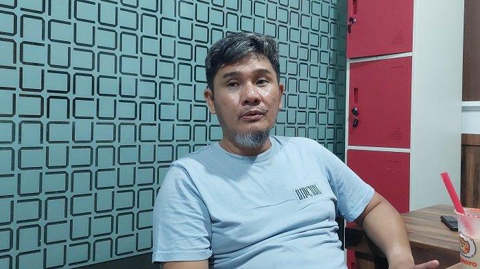 DEMOKRAT- Ketua Partai Demokrat Makassar Adi Rasyid Ali mundur dari jabatannya. Hal itu dilakukan lantaran ingin Fokus Benahi PD Parkir Makassar. Demikian disampaikan ARA saat ditemui di kediamannya, Jl RS Faisal Makassar, Selasa (22/4/2025) siang.