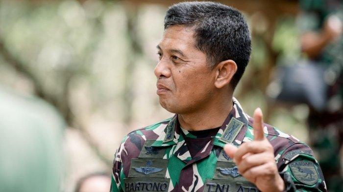 Mantan Komandan Korem 182/Jazira Onim Kodam XVIII/Kasuari, Kolonel Inf Hartono Pecah Bintang di Sulawesi Selatan. Panglima TNI Jenderal Agus Subiyanto mengangkatnya menjadi Danrem 142 Taro Ada Taro Gau di Parepare, Kodam XIV/Hasanuddin. 