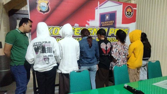 Kapolsek Manggala Kompol Syamsuardi saat ditemui di kantornya, Jumat (29/9/2023) sore dan tangkapan layar video viral perkelahian perempuan.