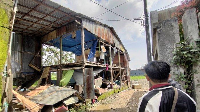 Rumah AD Pelaku Penculikan Anak di Makassar Rusak Parah Pasca Diamuk