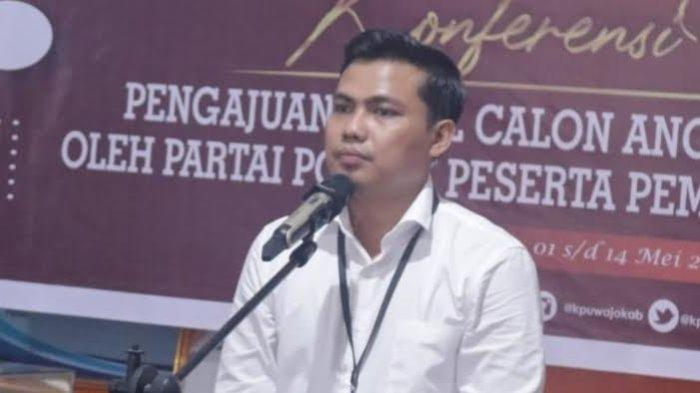 Divisi Sosialisasi, Pendidikan Pemilih, Parmas dan SDM KPU Wajo, Zainal Arifin.