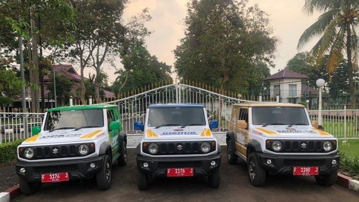  MOBIL DINAS - Pemerintah Kabupaten (Pemkab) Bogor membagikan kendaraan dinas jenis Suzuki Jimny ke sejumlah dinas, Selasa (6/5/2025). Hal ini tak sesuai dengan arahan Presiden Prabowo Subianto soal efisiensi anggaran. (warta kota/ronie)