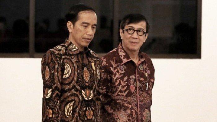 Menkumham Yasonna Laoly bersama Presiden Jokowi.