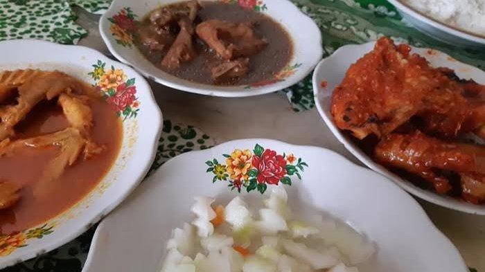 Menu makanan Warung Ria Tanete Ayam Kampung Bulukumba.
