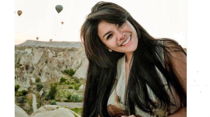 Nikita Mirzani mengaku bahagia dan mengucap syukur atas ditahannya Indra Tarigan. Nikita Mirzani melaporkan sang pengacara karena telah membully anaknya.