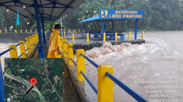  DEBIT AIR - Bendung Leko Pancing di Desa Pucak, Kecamatan Tompobulu, Kabupaten Maros, Sulawesi Selatan kini berstatus Awas. Foto diabadikan POB Minggu (9/2/2025). Ketinggian air saat ini mencapai 250 Cm di atas mercu.