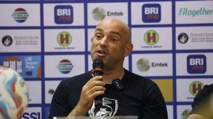 Pelatih PSM Makassar Bernardo Tavares