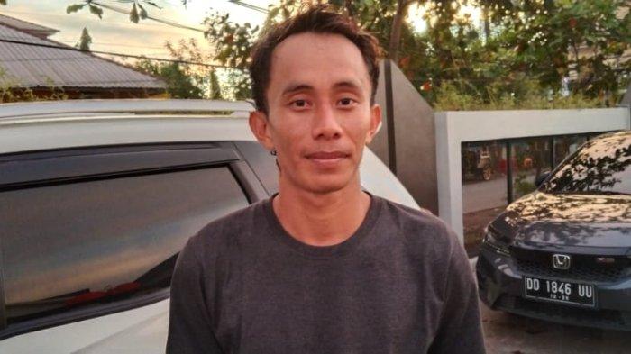 Pemain PSM U-20 Rizal ikut latihan rutin bareng skuad senior di Stadion Kalegowa, Kabupaten Gowa, Sabtu (23/3/2024).