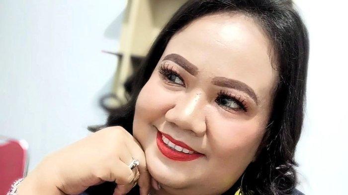 Penyanyi dangdut Aty Kodong dilaporkan ke Polda Sulsel atas dugaan penipuan, penggelapan, dan pencemaran nama baik pada Kamis (4/7/2024) lalu.