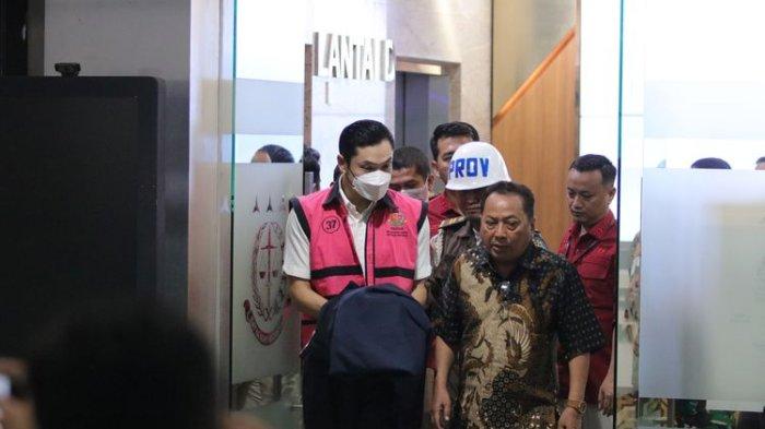 Suami dari aktris Sandra Dewi, Harvey Moeis memakai baju tahanan Kejagung pada 27 Maret 2024.(Pusat Penerangan Hukum Kejagung RI)
