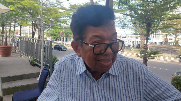 Politisi Senior Partai Golkar Aksa Mahmud saat ditemui di Hotel Aryaduta Makassar, Senin (8/7/2024) pagi.